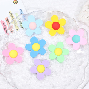 Five-petal Flower Soft Rubber diy Accessories Mobile Phone Shell Driver's License Clothing Luggage Storage Box Refrigerator Material
