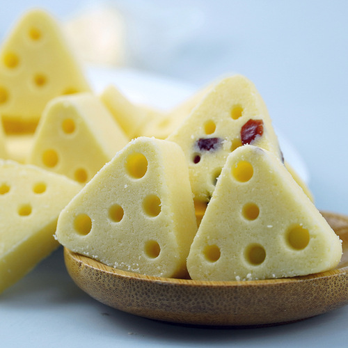 Fresh milk cheese Inner Mongolia cheese triangle cheese cheese cheese cheese legend 500g
