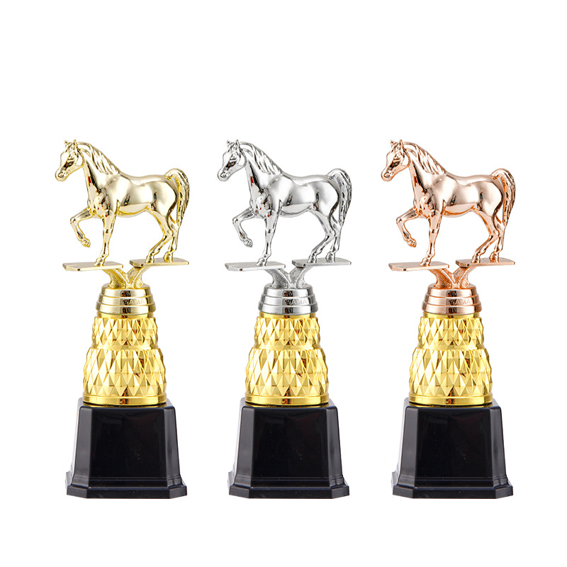 Trofeos de ponies Taekwondo Ciclismo Volleyball Palomas Trofeos de equitación Recitación de niños Estrella de lectura Trofeo