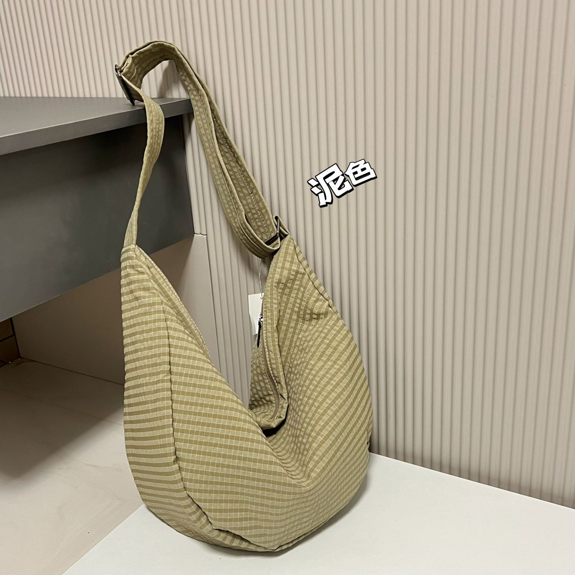 Bolso de bola de masa de viajero de moda perezoso nuevo bolso Tote todo fósforo bolso de mensajero de un solo hombro de gran capacidad bolsa de tela Waffle image 3