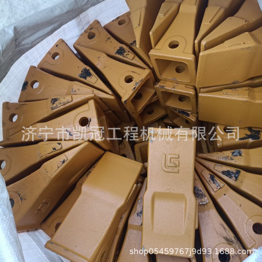 销售铲车铲板和驾驶室等 销售铲车全车 欢迎进店