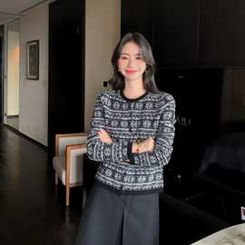 圆领山羊绒开衫女提花显瘦小香风上衣羊毛针织衫加厚复古毛衣外套