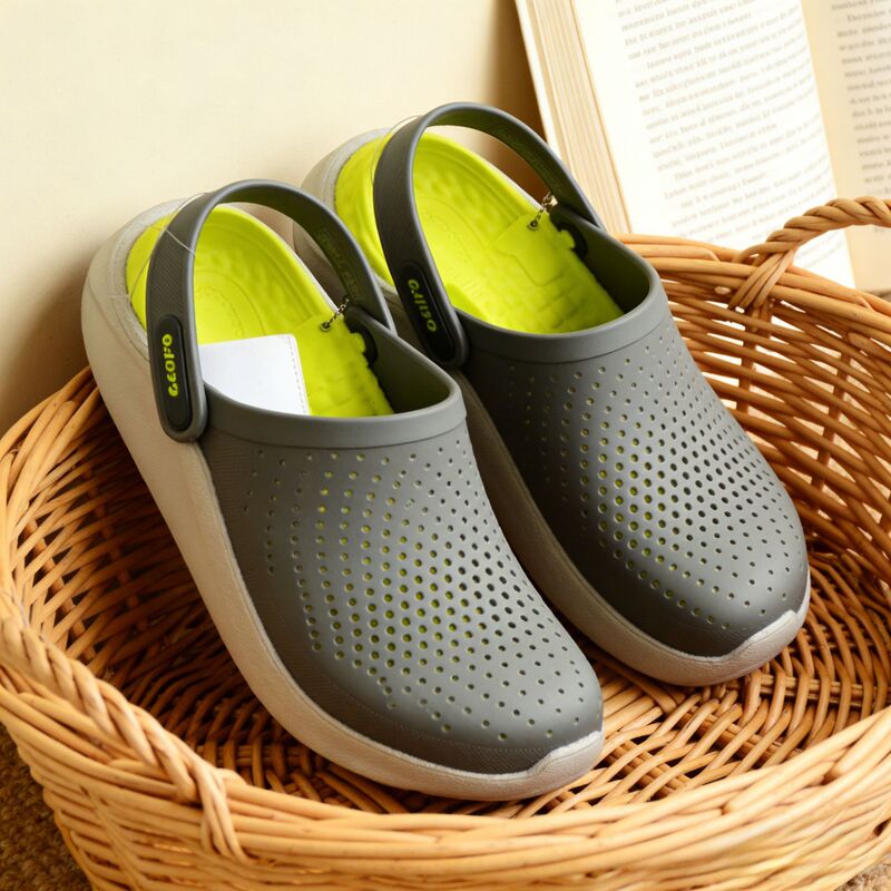 Crocs-Style Clogs for Men, Non-Slip, Large Size, Outdoor Wear, Comfortable Sandals for Men and Women, Casual Closed-Toe Beach Slippers