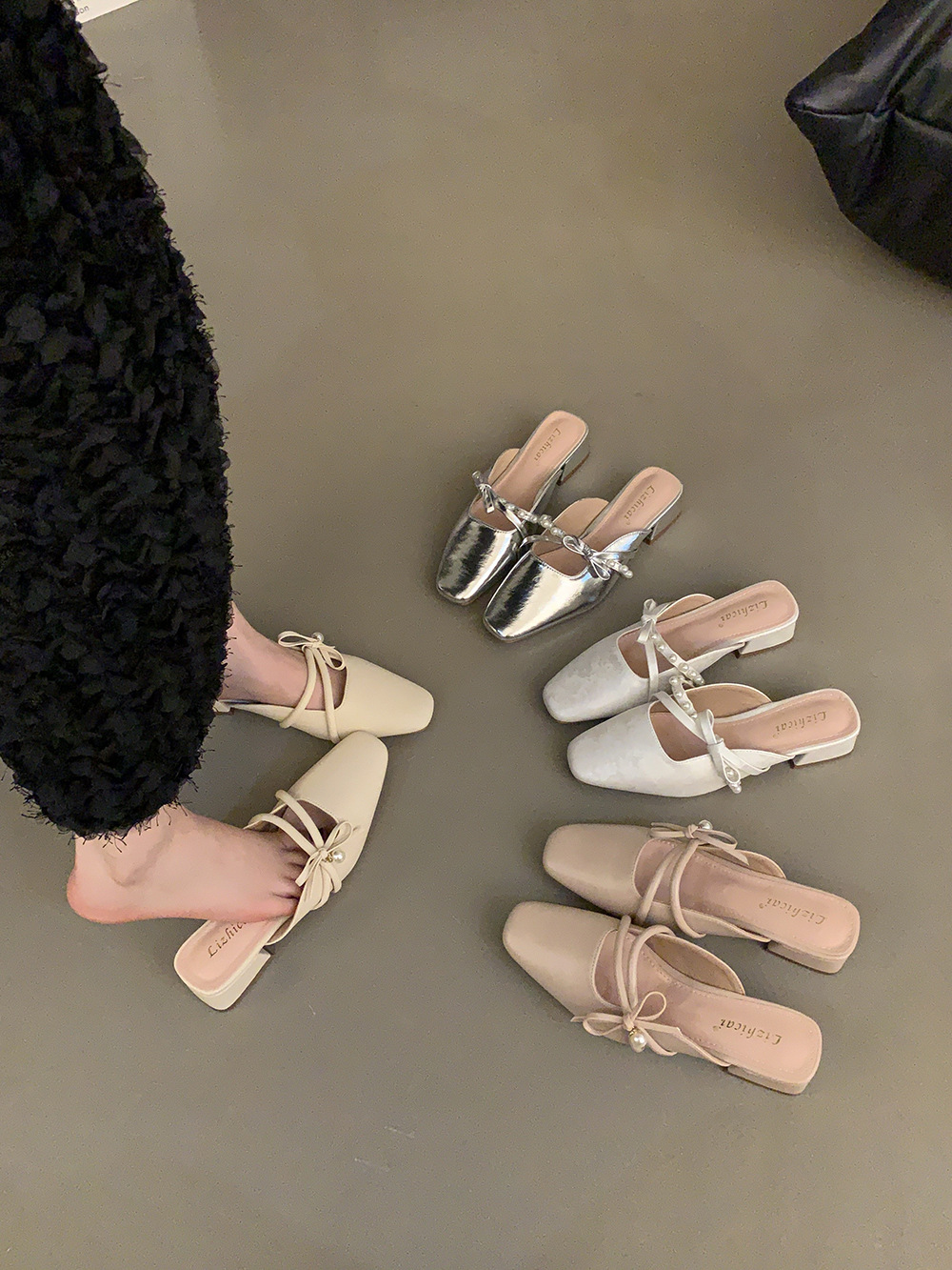 2025 New Summer Women's Closed-Toe Sandals Fashionable Versatile Daily Commute High-End Half Slippers Square Toe_vogvips.com