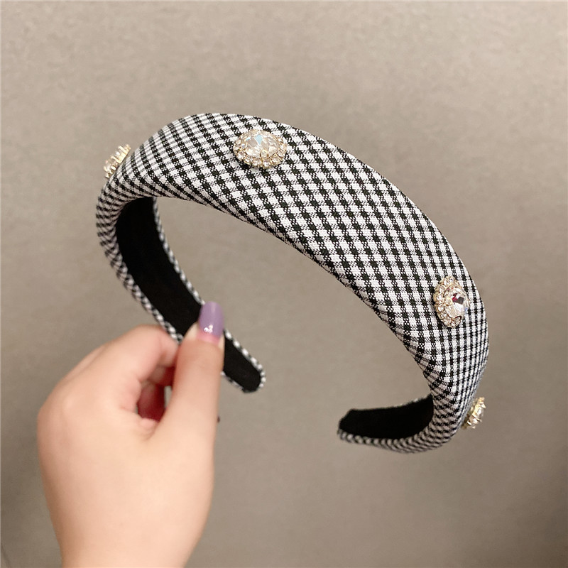 Plaid Retro New Style Headband Wide Version Pearl Rhinestone Hair Accessories display picture 1