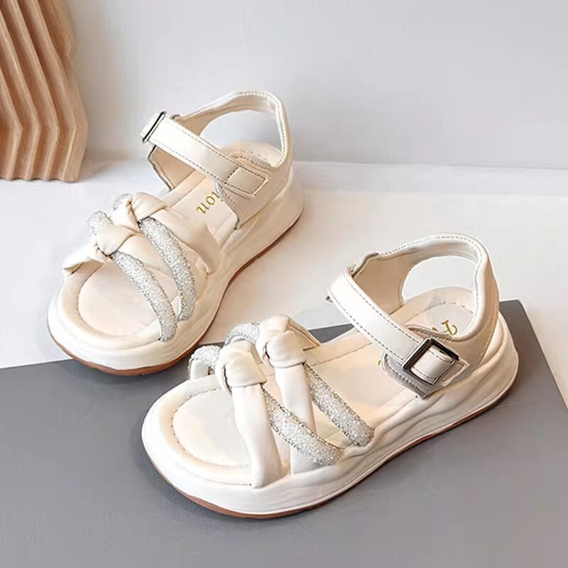 Sandálias para niñas 2026 verano nuevo estilo de moda infantil zapatos de playa variados niños grandes huecos zapatos de princesa de dedo abierto image 7
