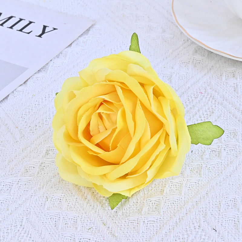 노란색