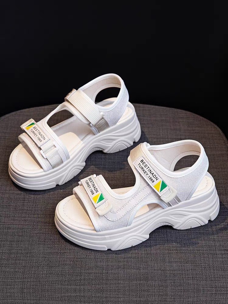 Sandalias de talón medio para mujeres verano 2026 nueva moda versátil antideslizante ligera y alta sandalias romanas