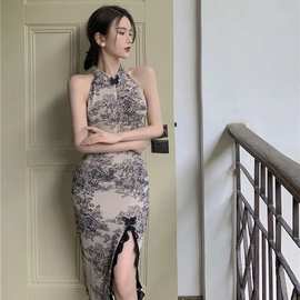 改良式旗袍连衣裙女中国风水墨中长裙2025年夏季新款性感挂脖裙子