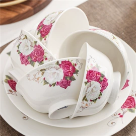 玻璃杯;保鲜盒、饭盒;炒锅