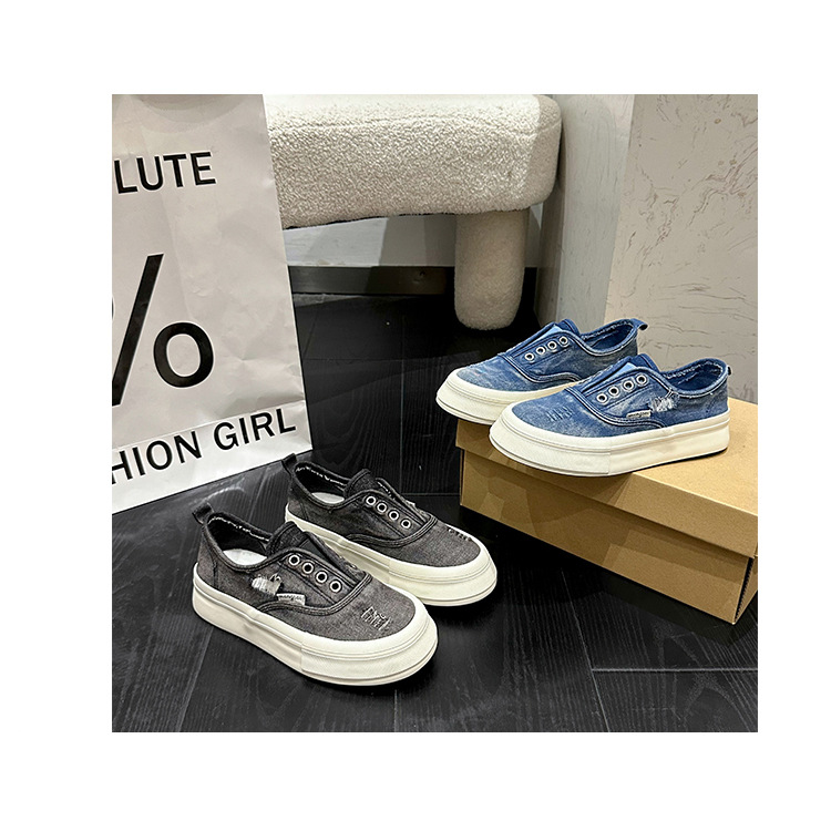 Scarpe da ginnastica alla moda in denim spesso per le donne nell'estate 2024, scarpe pigre sottili, traspiranti, con suola morbida, antiscivolo e_voghion.com