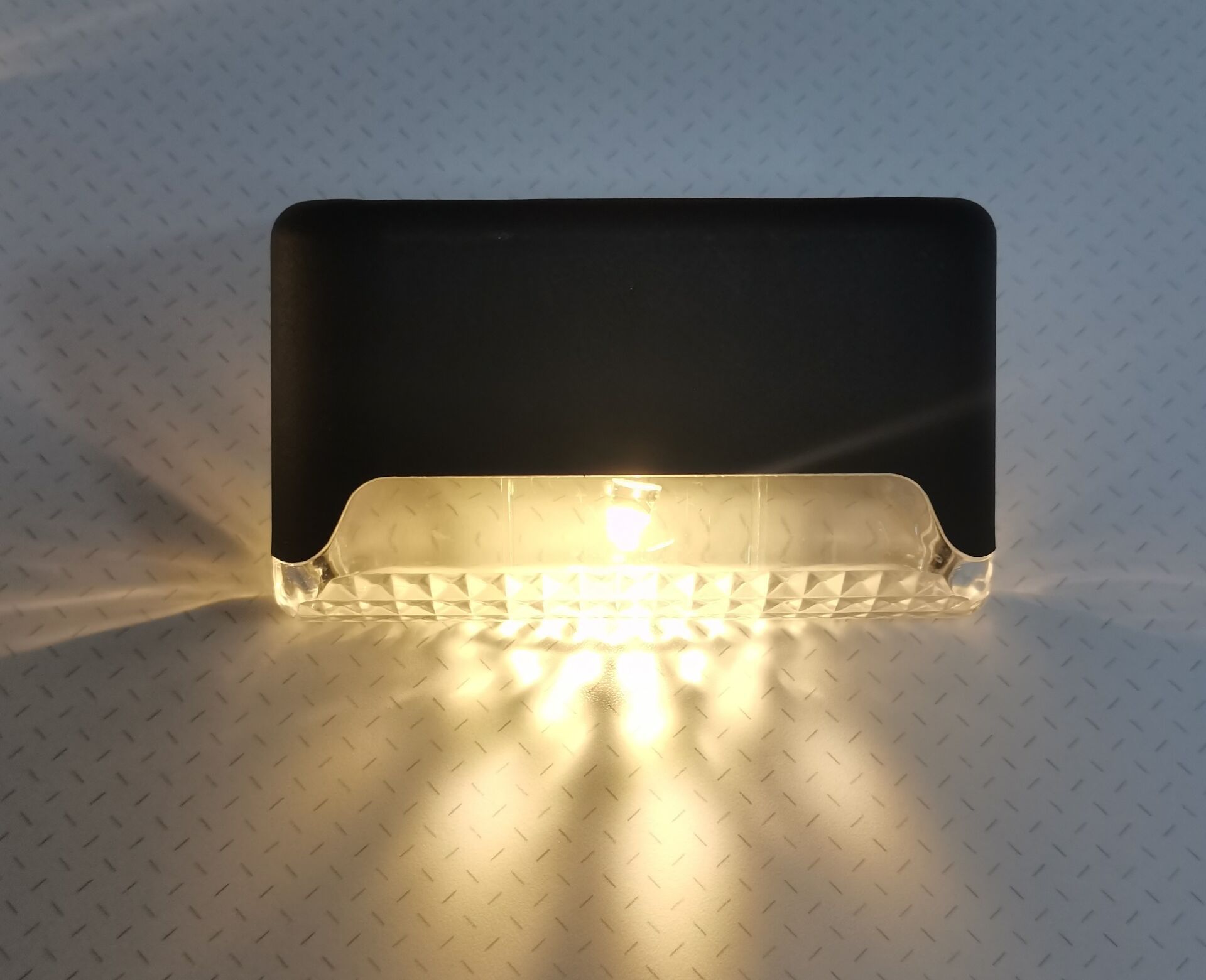 검은 껍질 따뜻한 빛 (스크류 백 + 접착제 보내기)