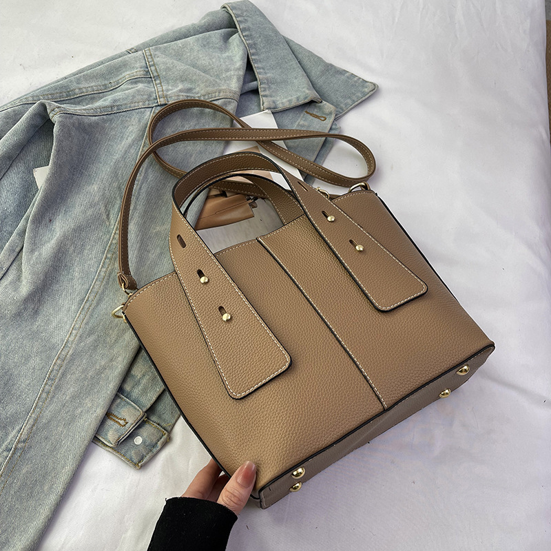 Bolso de nicho para mujer retro 2024 modelos de otoño e invierno moda estilo occidental bolso diagonal bolso de hombro bolso de cubo de gran capacidad
