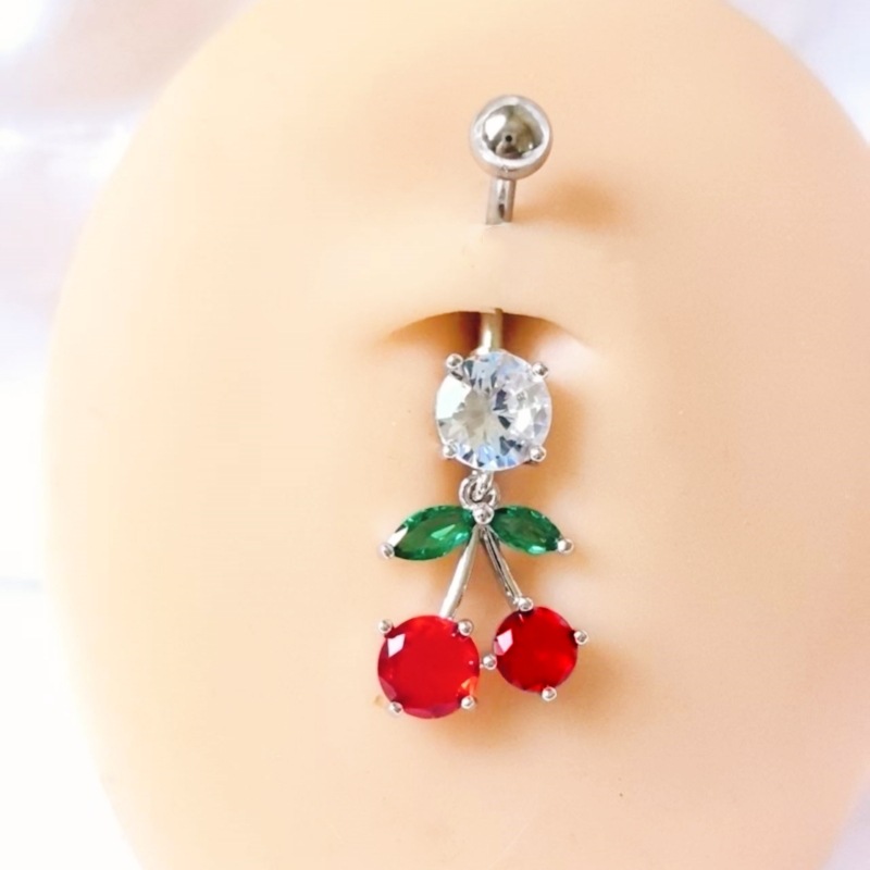 Silver pointed spike labret stud material detail