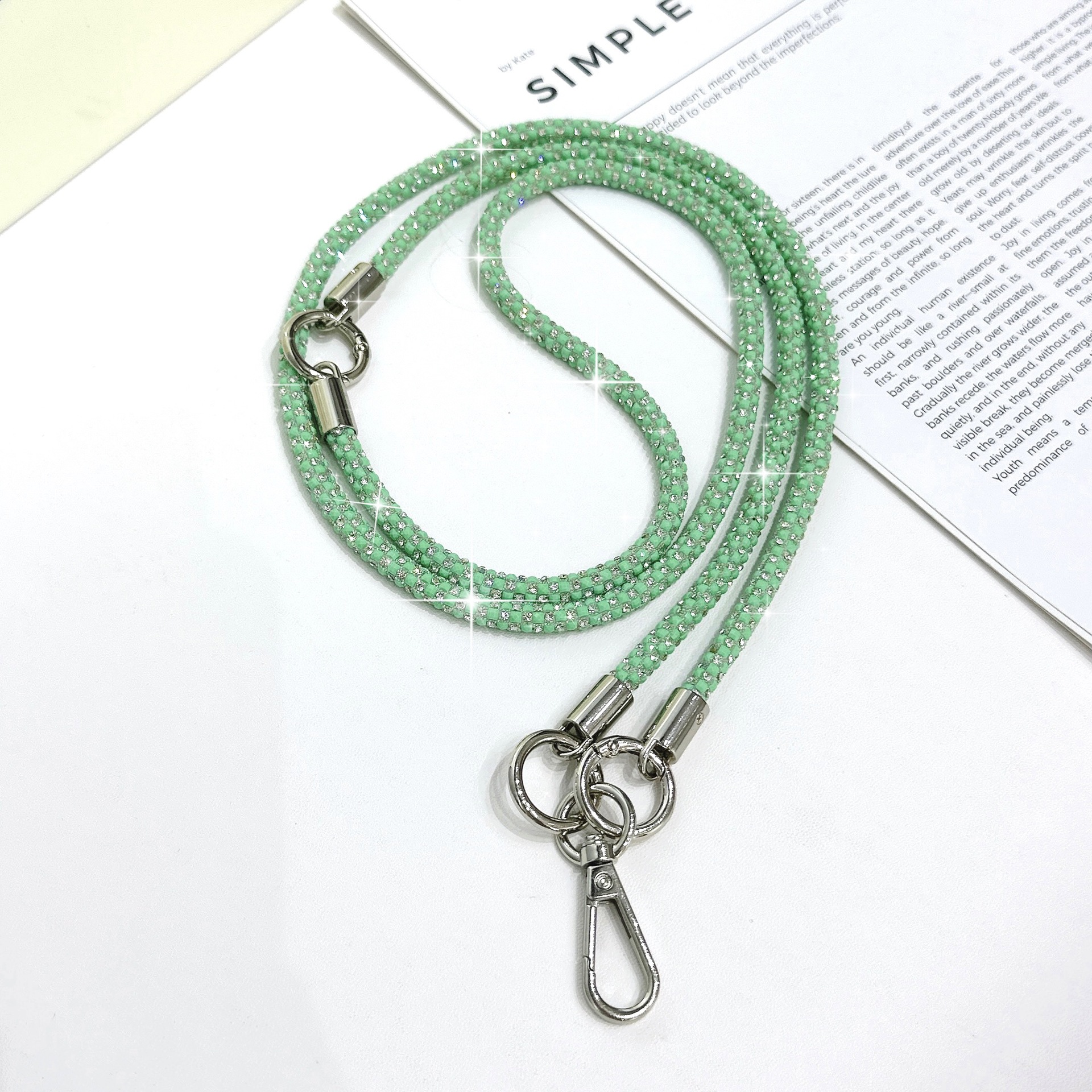 Alta calidad, ligero, lujo 0.7, diamante completo, tres en uno, cadena de teléfono móvil multiusos, mensajero, caramelo, diamante flash multiforma, cordón de diosa