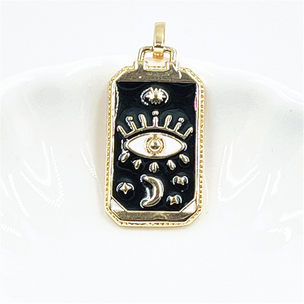 Europea y americana moda goteo tarot colgante Palm Devil's Eye medusas hip hop punk original cobre color-preservación galvanoplastia