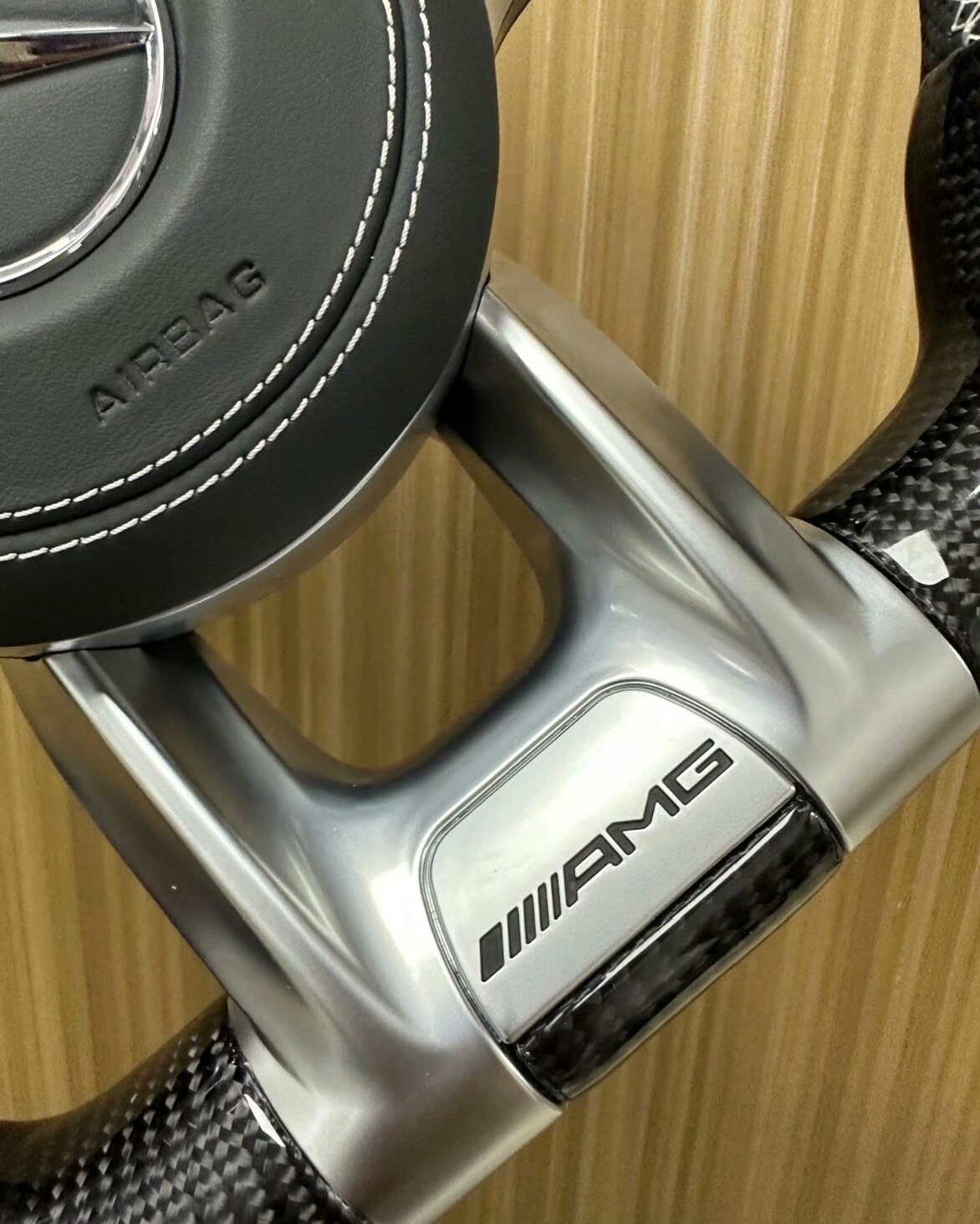 Suitable for Mercedes-Benz carbon fiber steering wheel modification, AMG809 top-grain leather, upgradeable for all Mercedes-Benz models, including installation
