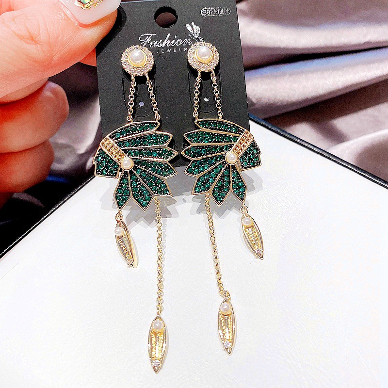 Retro Long Tassel Zircon Micro-inlaid Copper Earrings Wholesale Nihaojewelry display picture 1