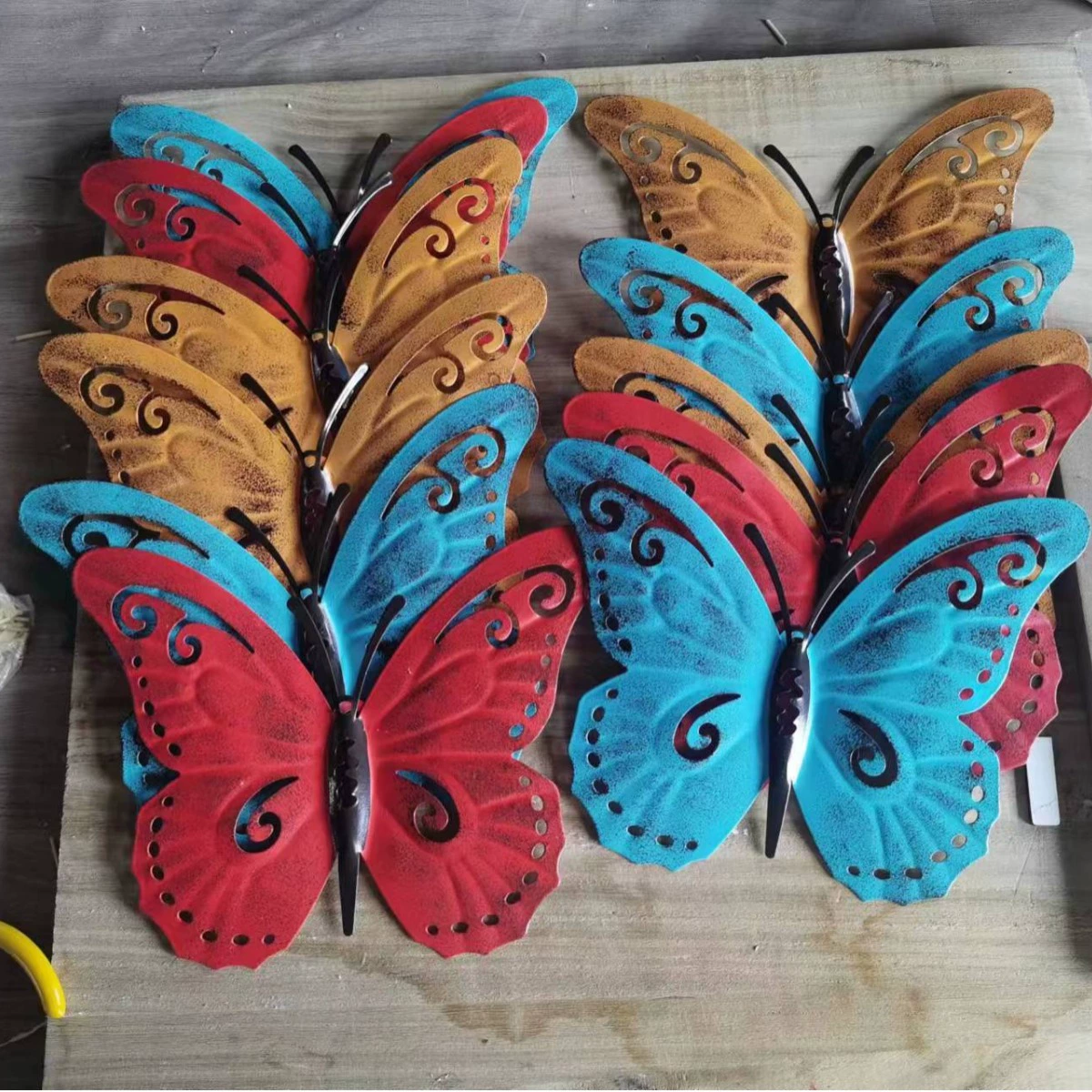 Three dimensional decorations on wall, for import