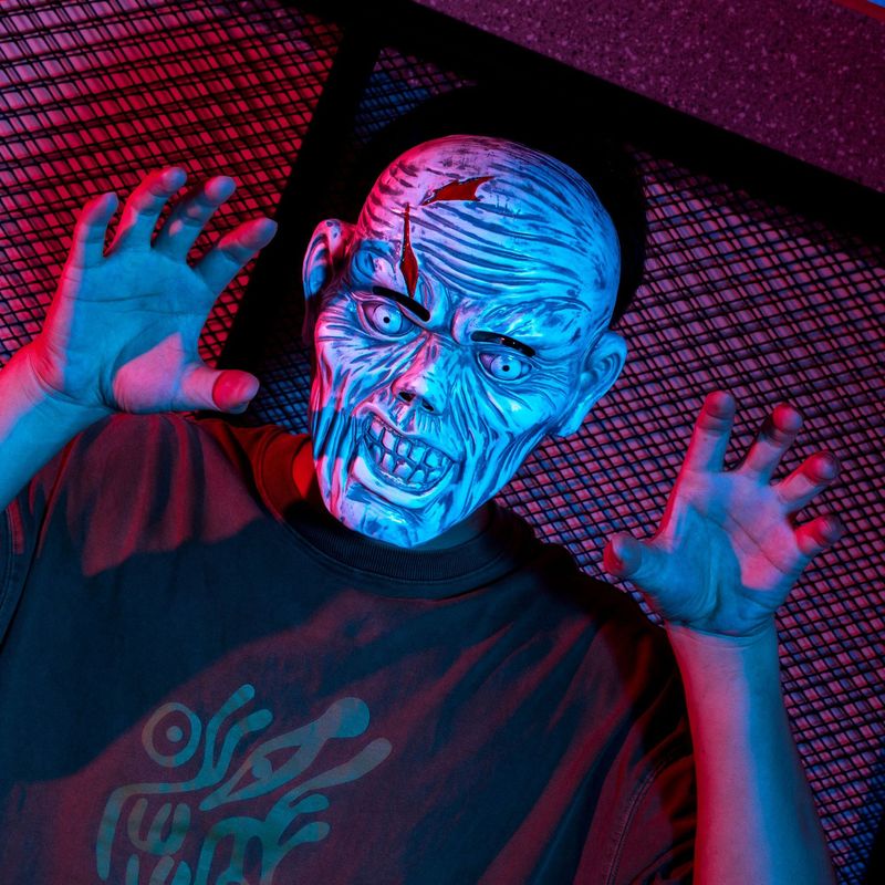 国境を越えた人気のハロウィーンホラーマスク、怖い血まみれの変異ヘッドギア、イースタートリックドレスアップ仮装|undefined