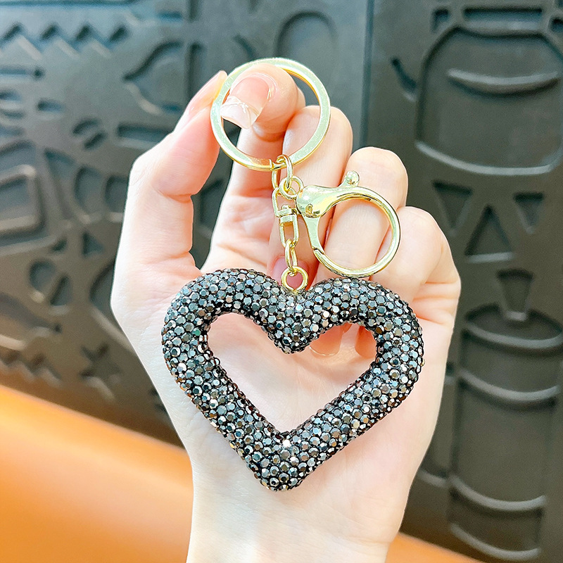 Llavero de corazón de melocotón de diamantes huecos, llavero de coche de amor de diamantes creativos, cubierta de auriculares portátil, colgante pequeño