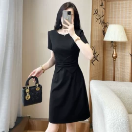 连衣裙;时尚休闲套装;女装杂款包