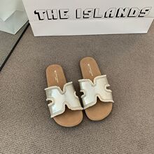 �n��ٴ��⴩����һ����Ů2025�����¿߅ɳ��������ȹ�Ӱ���Ь