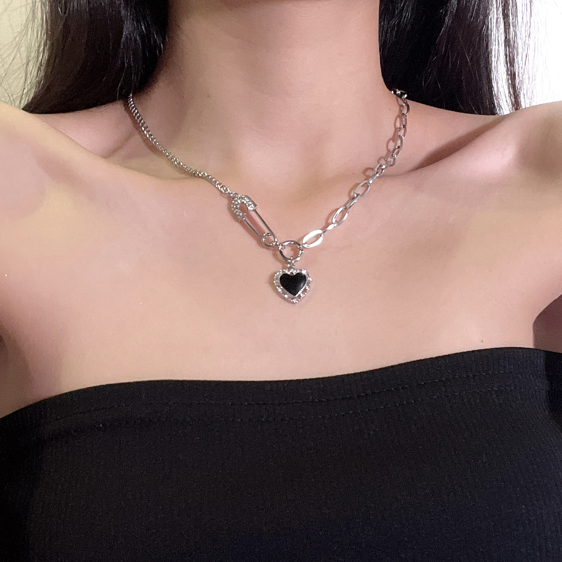 Collar de corazón negro con diamantes para mujer vintage_voghion.com
