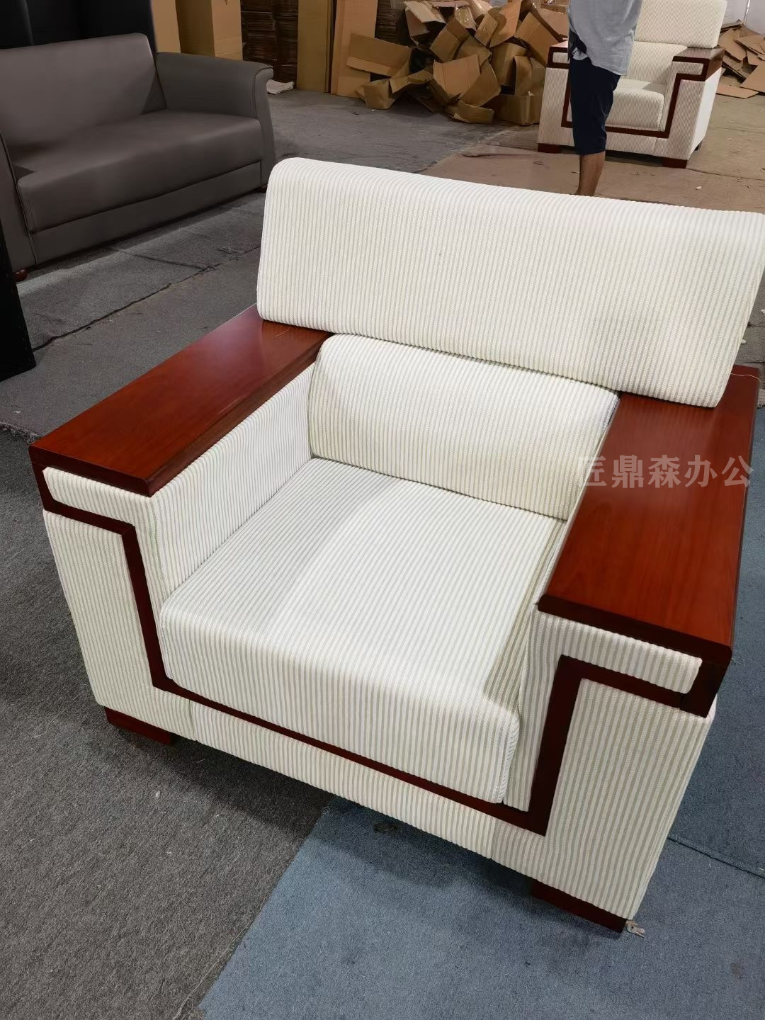 办公室接待沙发高档新中式单人会议沙发皮艺商务领导会客洽谈茶几-阿里巴巴