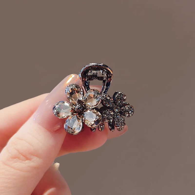 Crystal Flower Shark Clip Small High-End Hairpin with Small Hair Volume, Half-Tied Hairpin on the Back of the Head