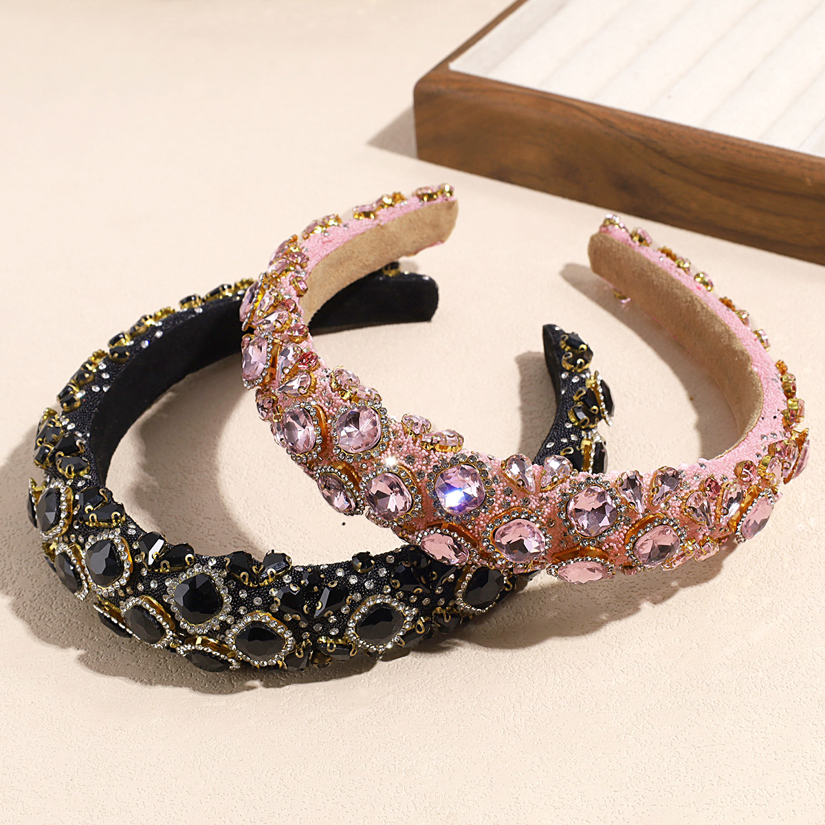 180g Weight Hair Band Hair Accessories Type 1 Piece Quantity Banquet, Party Occasion Cloth Material Glittery Pattern All Seasons Season Women's Gender Glam, Sweet Style Glam Sweet Women's Glittery Cloth Hair Band 4