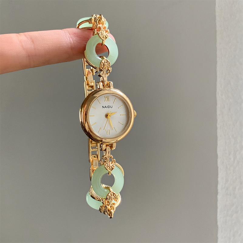Xiaohongshu Bloggers Recommend a New Chinese-Style Gentle and Elegant Chalcedony-Inlaid Women's Watch with a Delicate Round Dial and High-End Quartz Movement Xiaohongshu Bloggers Recommend a New Chinese-Style Gentle and Elegant Chalcedony-Inlaid Women's Watch with a Delicate Round Dial and High-End Quartz Movement
