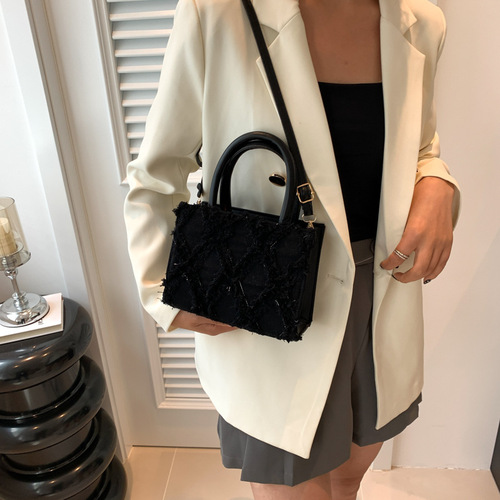 Fashion Commuting Large Capacity Small Square Bag Women 2024 Summer New Style Beautiful Casual Shoulder Bag Trendy Simple Crossbody Bag
