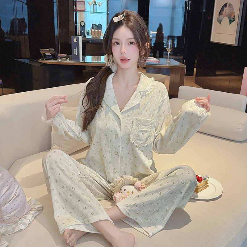 Weilnisi Spring and Autumn Women's Velvet Pajamas, Warm Long-Sleeved Sweet Floral Print, Suitable for Wearing Outside, Home Wear Set Weilnisi Spring and Autumn Women's Velvet Pajamas, Warm Long-Sleeved Sweet Floral Print, Suitable for Wearing Outside, Home Wear Set