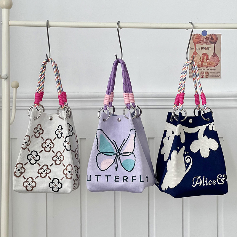 Bolsos de hombro de nicho de nicho de alta calidad de nicho de gran capacidad de moda versátil bolsas de mano de punto bolsas de cubo bolsas de mochila