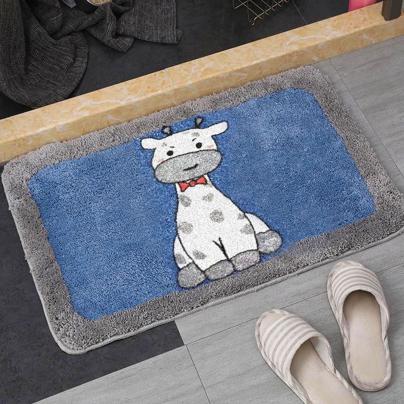 漫画のドアマットは家庭用トイレを厚くして、リビングの玄関のティーテーブルの足マットはカシミヤのマットに似せている|undefined