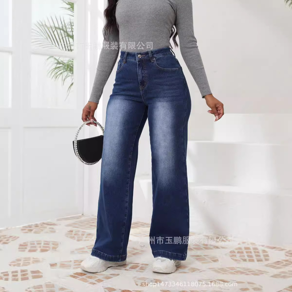 Jeans de pierna ancha y gruesos con forro polar para comercio exterior transfronterizo para mujer, nuevo estilo de otoño e invierno 2025, jeans rectos de cintura alta lavados, ahora disponibles.