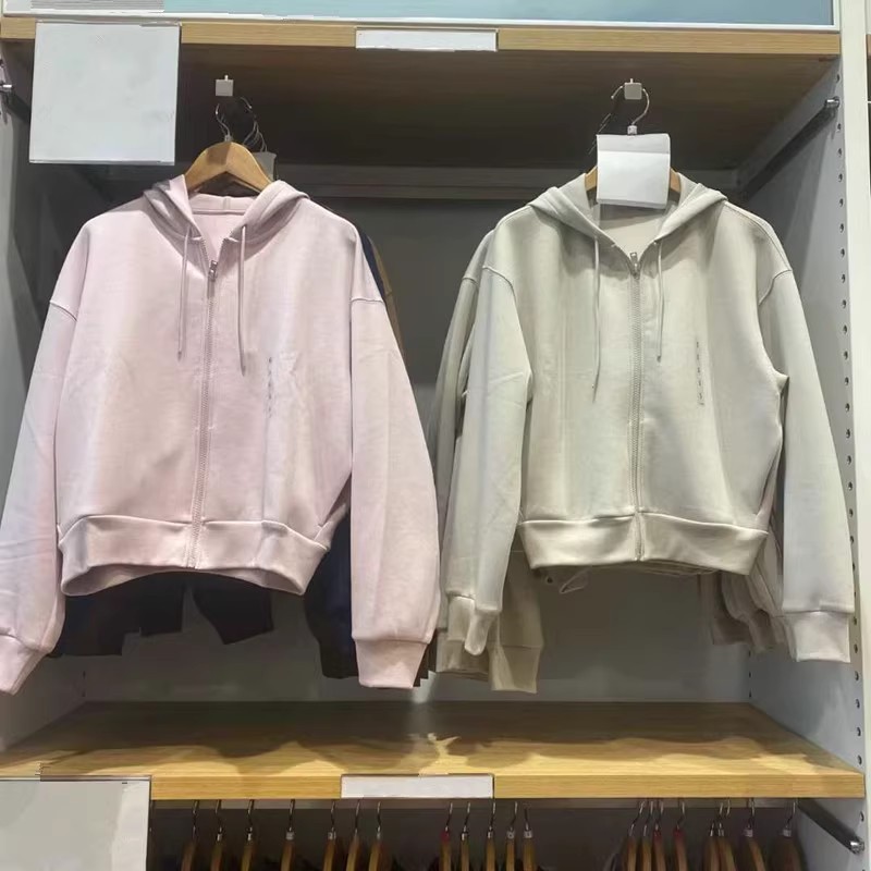 Hoody with zipper