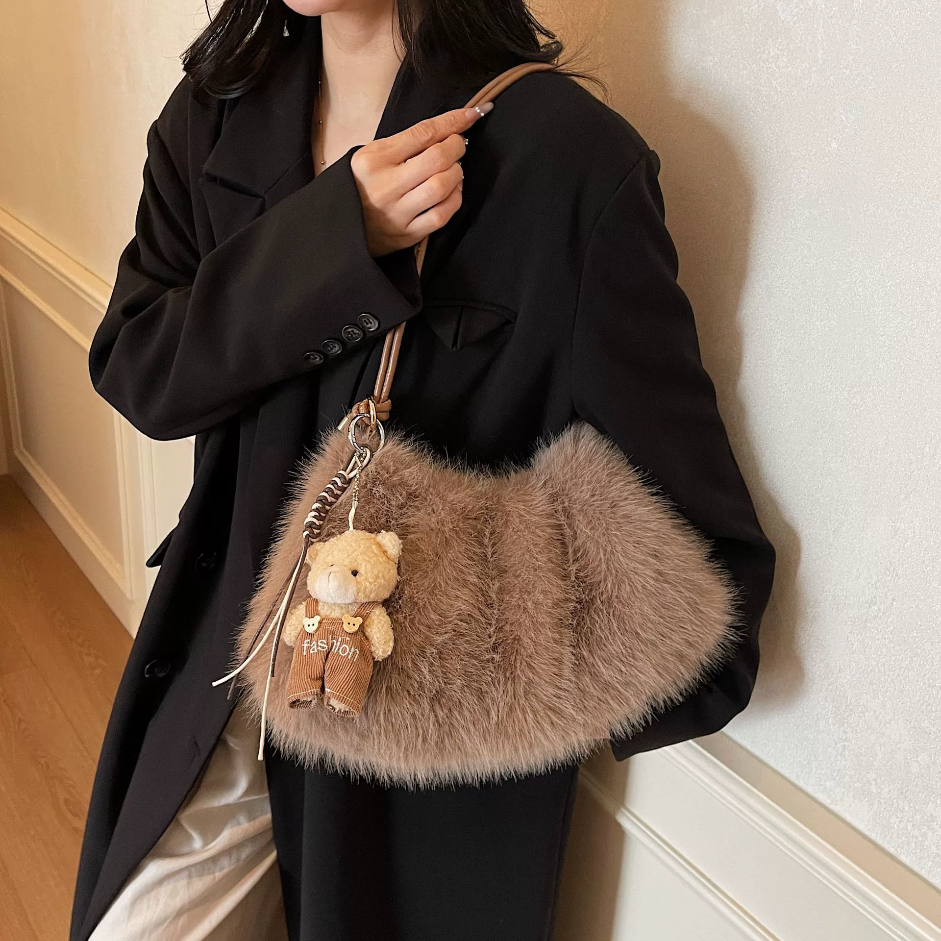 Capacious retro trend one-shoulder bag, small design bag strap