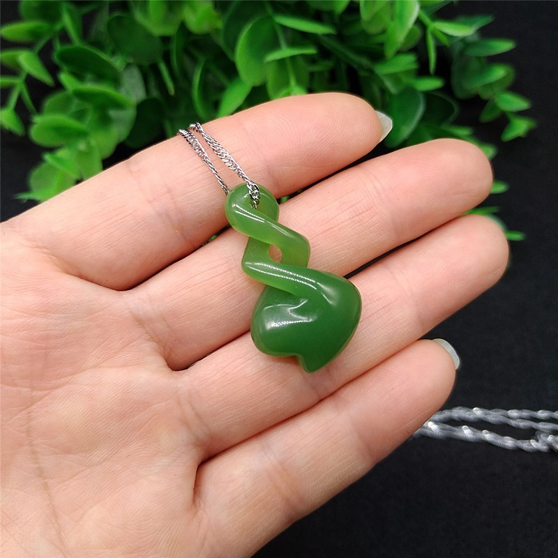 신장 외몽골 재스퍼 펜던트 세계를 돌리는 펜던트 포춘 옥 펜던트 옥 목걸이 외국 무역 인기 상품