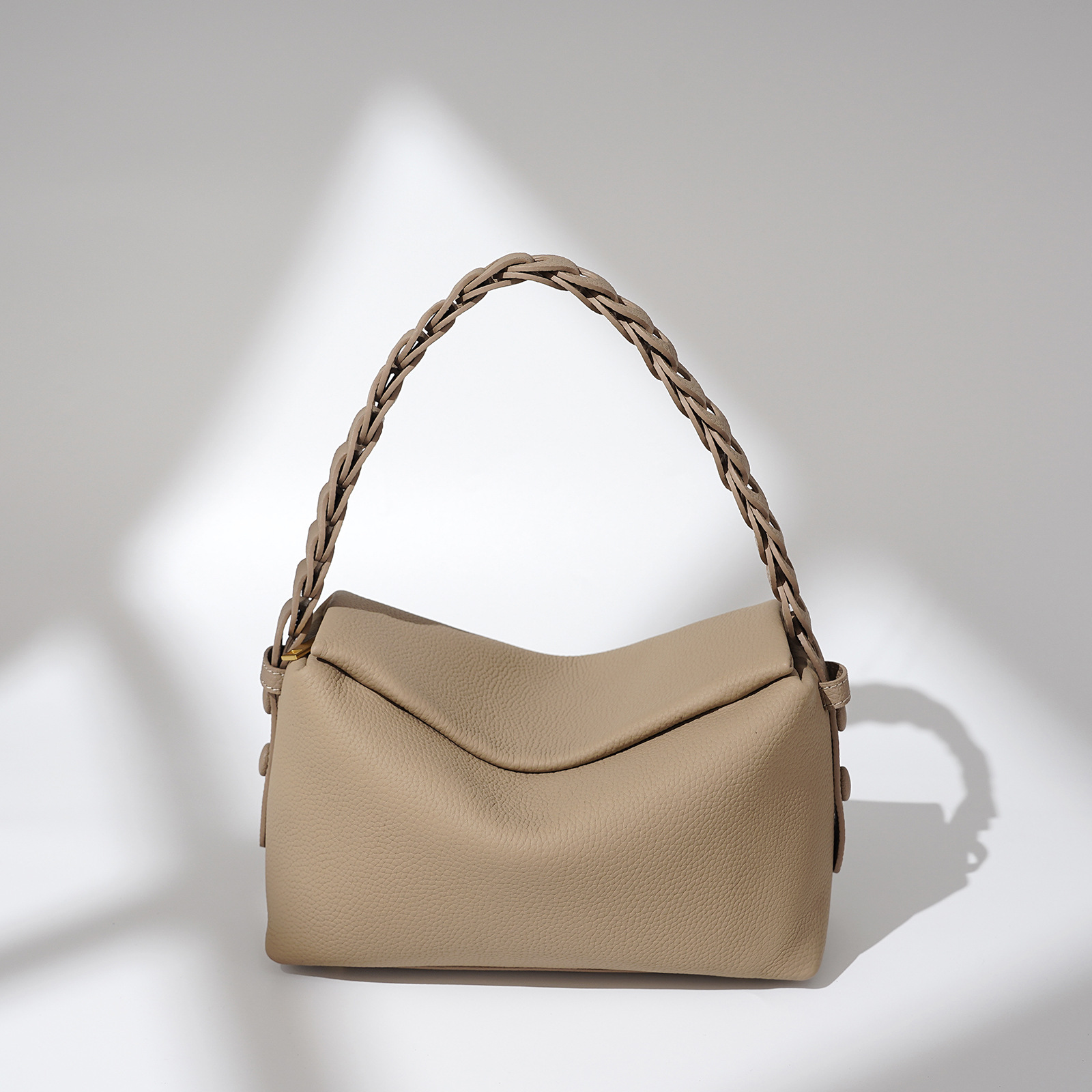 Leather trend woven bag