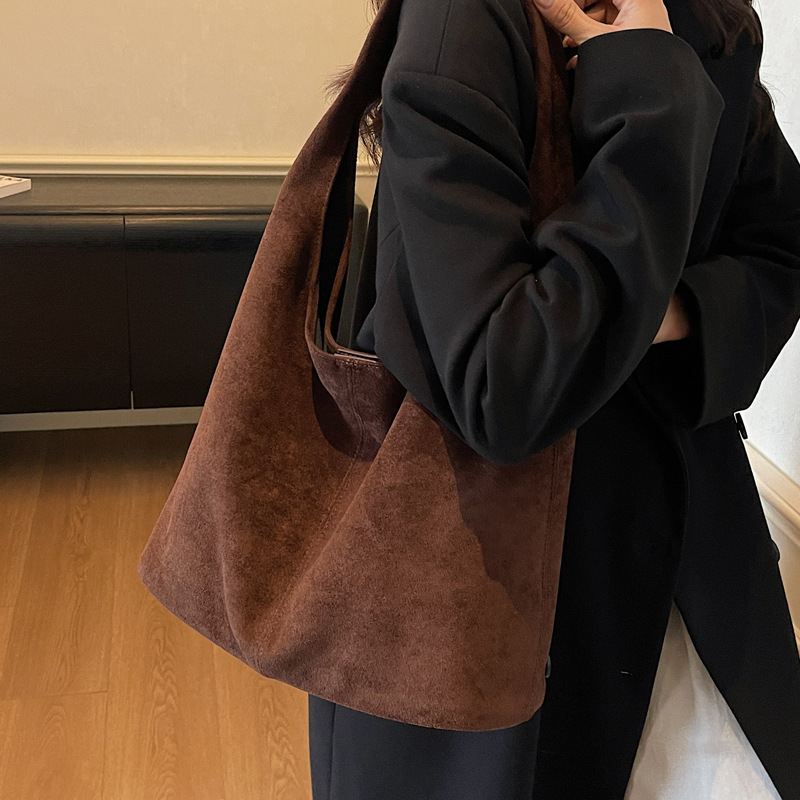 Autumn and Winter New Suede Bag Casual Retro Fashion Shoulder Bag Women's Large Capacity High-End Commuter Tote Bag Women