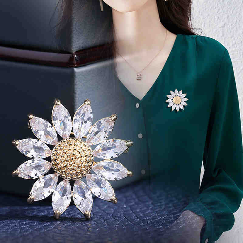 Spilla in cristallo per donna elegante accessorio girasole_voghion.com