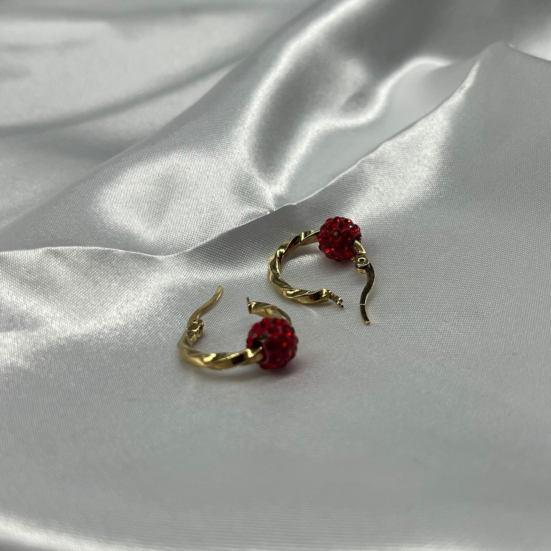 Women's Gender 1 Pair Ethnic Style Simple Style Round Twist Plating Inlay Titanium Steel Crystal Ear Studs