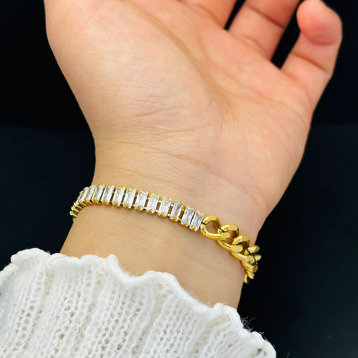 Diamantes brillantes transfronterizos geométricos transfronterizos de moda europea y americana temperamento ligero joyas de lujo mujeres no desvanecen pulseras europeas y estadounidenses exquisitas