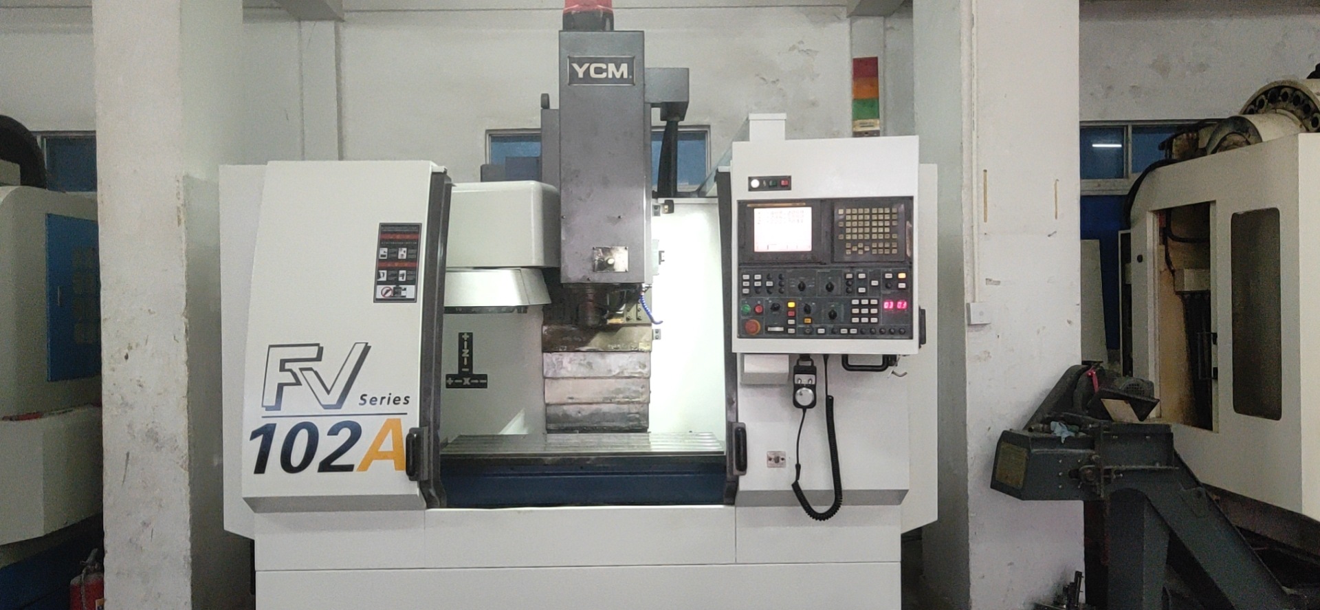 二手台湾进口永进加工中心102A机法兰克200ⅰ系统二手数控CNC机床