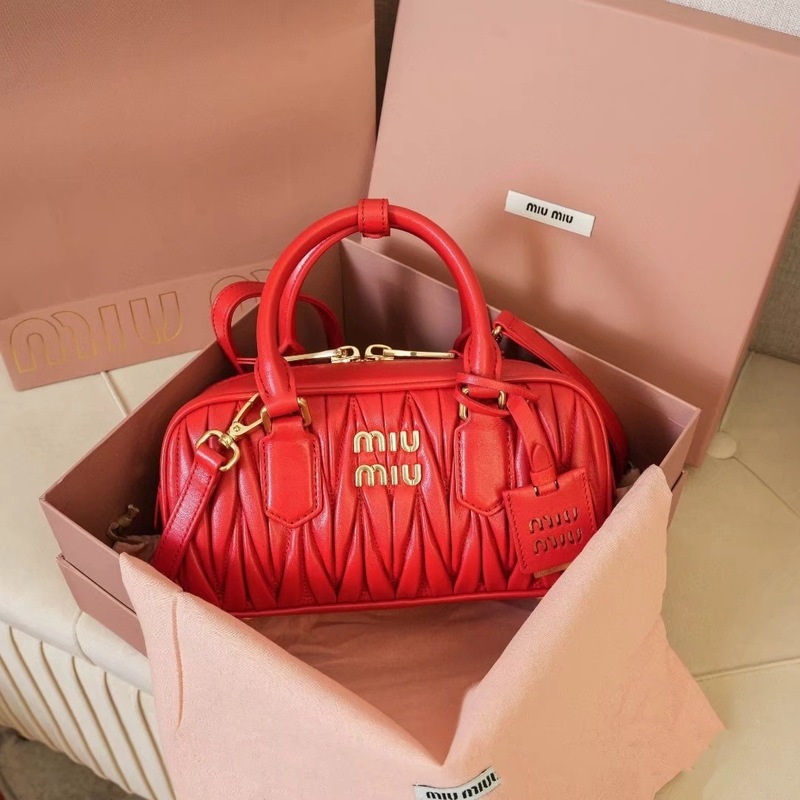 miu 新しいプリーツラムスキンボストンスモールボウリングレトロポータブルピローバッグシングルショルダークロスボディレディースバッグ|undefined