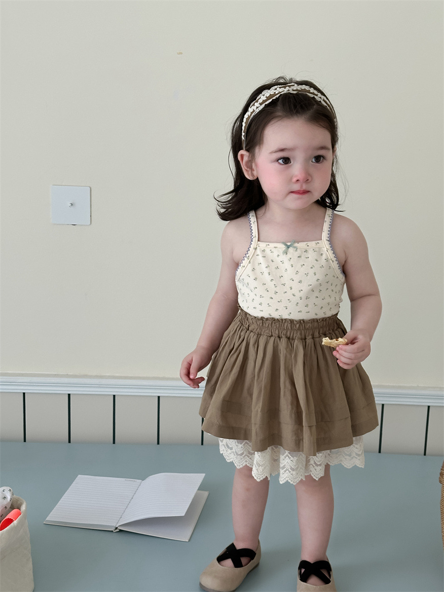 Traje de falda corta de tirantes para niñas ropa delgada de verano 2026 ropa de bebé de verano versión coreana ropa de verano para niñas estilo extranjero