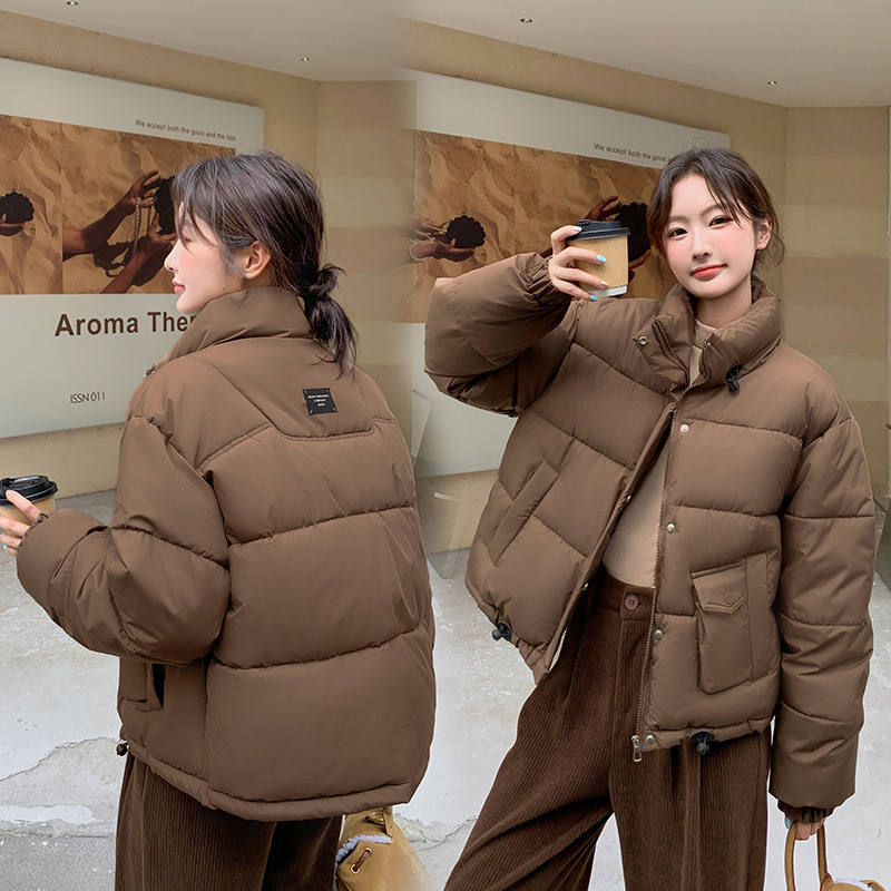 Invierno de nuevo estilo coreano de ropa de algodón caliente y gruesa de cuello corto de pan abrigo a prueba de viento pequeño estilo de moda image 3