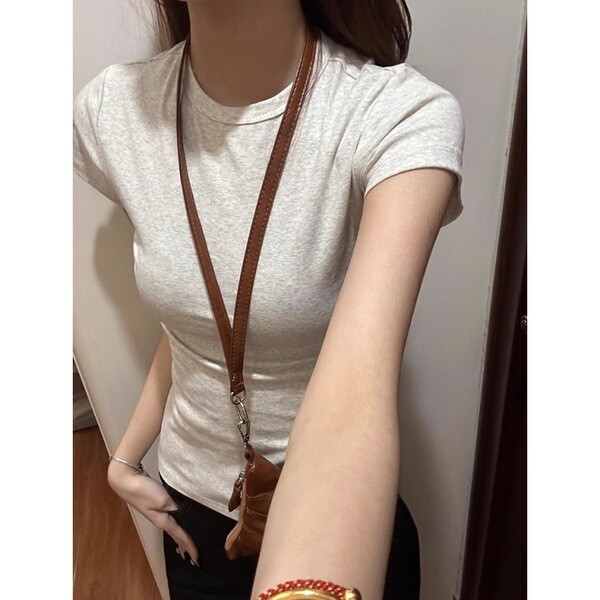 Summer base fitted cotton body-friendly T-shirt with a round collar